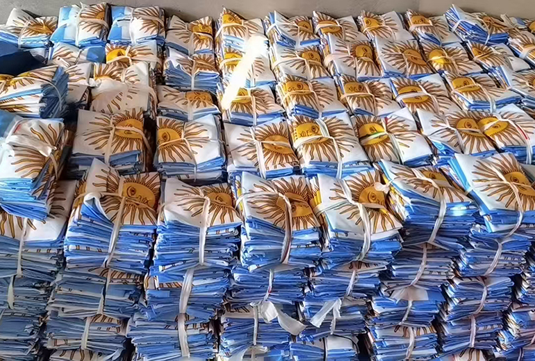 2022年世界杯活动定制旗帜供应-09